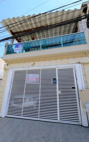 Casa à venda com 138m², 3 quartos e 2 vagasFachada