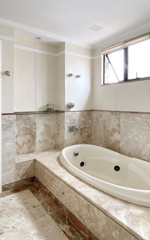 Apartamento para alugar com 210m², 4 quartos e 4 vagasBanheiro da Suíte 1