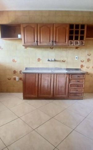 Casa para alugar com 280m², 3 quartos e 1 vaga Casa para alugar com 280m², 3 quartos e 1 vagaCozinha 1