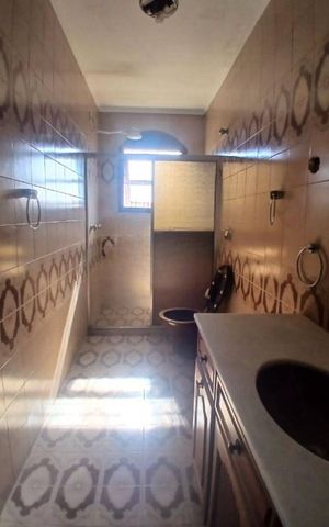 Casa para alugar com 280m², 3 quartos e 1 vaga Casa para alugar com 280m², 3 quartos e 1 vagaBanheiro 1