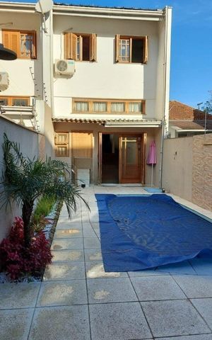 Casa de condomínio à venda com 200m², 4 quartos e 3 vagas Casa de condomínio à venda com 200m², 4 quartos e 3 vagasÁrea Externa