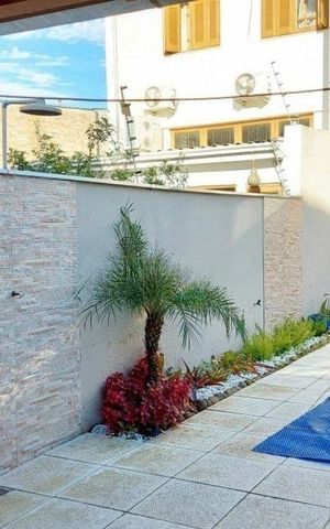 Casa de condomínio à venda com 200m², 4 quartos e 3 vagas Casa de condomínio à venda com 200m², 4 quartos e 3 vagasÁrea Externa