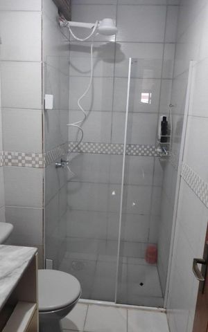Casa de condomínio à venda com 200m², 4 quartos e 3 vagas Casa de condomínio à venda com 200m², 4 quartos e 3 vagasBanheiro 2