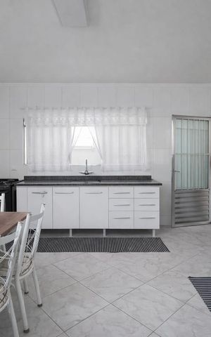 Casa à venda com 380m², 6 quartos e 2 vagas Casa à venda com 380m², 6 quartos e 2 vagasCozinha - Casa 1