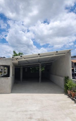 Casa à venda com 380m², 6 quartos e 2 vagas Casa à venda com 380m², 6 quartos e 2 vagasDetalhe