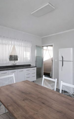 Casa à venda com 380m², 6 quartos e 2 vagas Casa à venda com 380m², 6 quartos e 2 vagasCozinha - Casa 1