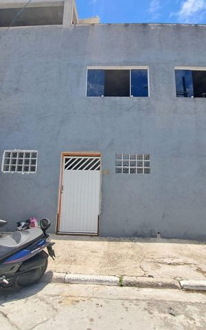 Casa à venda com 380m², 6 quartos e 2 vagas Casa à venda com 380m², 6 quartos e 2 vagasFachada