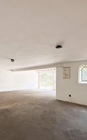 Casa à venda com 283m², 3 quartos e 4 vagas Casa à venda com 283m², 3 quartos e 4 vagasGaragem