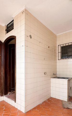 Casa à venda com 283m², 3 quartos e 4 vagas Casa à venda com 283m², 3 quartos e 4 vagasÁrea de Serviço