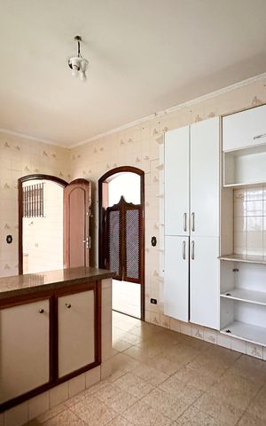 Casa à venda com 283m², 3 quartos e 4 vagas Casa à venda com 283m², 3 quartos e 4 vagasCozinha