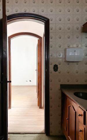 Casa à venda com 283m², 3 quartos e 4 vagas Casa à venda com 283m², 3 quartos e 4 vagasBanheiro Social