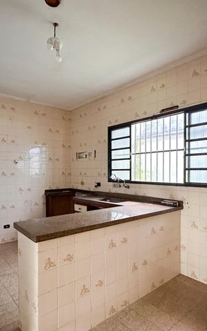 Casa à venda com 283m², 3 quartos e 4 vagas Casa à venda com 283m², 3 quartos e 4 vagasCozinha