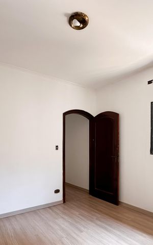 Casa à venda com 283m², 3 quartos e 4 vagas Casa à venda com 283m², 3 quartos e 4 vagasSuíte