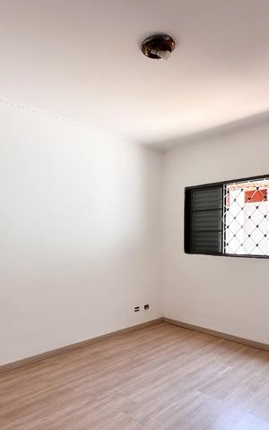 Casa à venda com 283m², 3 quartos e 4 vagas Casa à venda com 283m², 3 quartos e 4 vagasQuarto 2