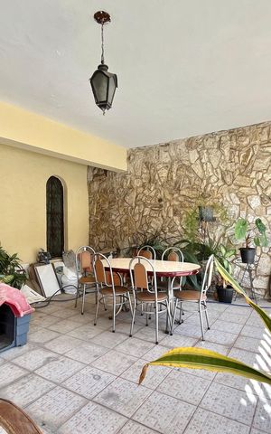 Casa à venda com 430m², 3 quartos e 2 vagas Casa à venda com 430m², 3 quartos e 2 vagasGaragem