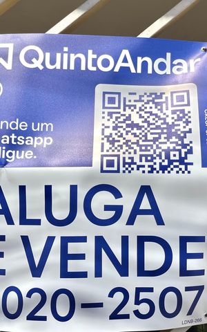 Casa à venda com 430m², 3 quartos e 2 vagas Casa à venda com 430m², 3 quartos e 2 vagasPlaquinha