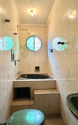 Casa à venda com 430m², 3 quartos e 2 vagas Casa à venda com 430m², 3 quartos e 2 vagasBanheiro Corredor