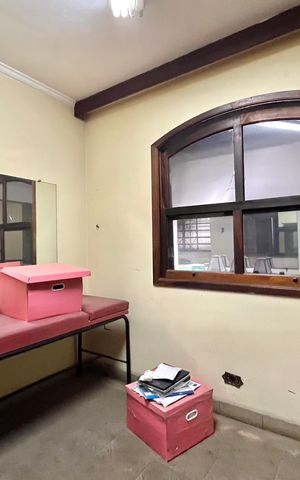 Casa à venda com 430m², 3 quartos e 2 vagas Casa à venda com 430m², 3 quartos e 2 vagasQuarto 2