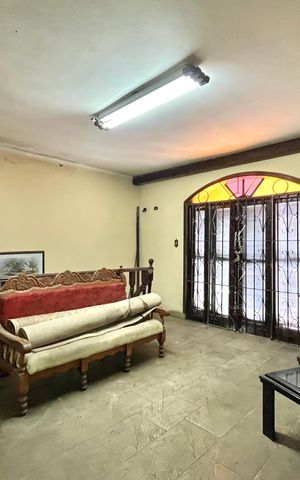 Casa à venda com 430m², 3 quartos e 2 vagas Casa à venda com 430m², 3 quartos e 2 vagasSala