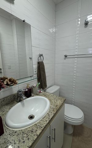 Apartamento à venda com 75m², 2 quartos e 2 vagas Apartamento à venda com 75m², 2 quartos e 2 vagasBanheiro