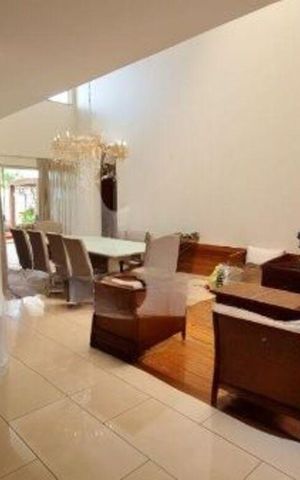 Casa para alugar com 780m², 4 quartos e 4 vagas Casa para alugar com 780m², 4 quartos e 4 vagasSala