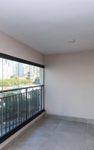 Apartamento para alugar com 75m², 2 quartos e 1 vagaVaranda