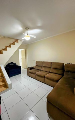 Casa à venda com 206m², 3 quartos e 2 vagas Casa à venda com 206m², 3 quartos e 2 vagasSala