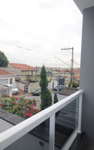 Casa à venda com 106m², 3 quartos e 3 vagasQuarto 3 - Varanda