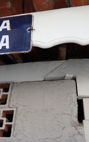 Casa à venda com 300m², 2 quartos e 4 vagas5 CASAS NO TERRENO