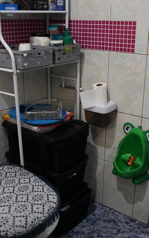 Casa à venda com 300m², 2 quartos e 4 vagasCasa 1 Banheiro