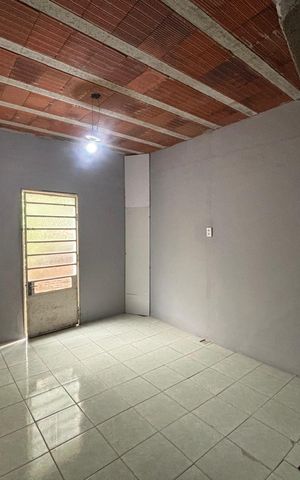 Casa à venda com 60m², 2 quartos e 1 vaga