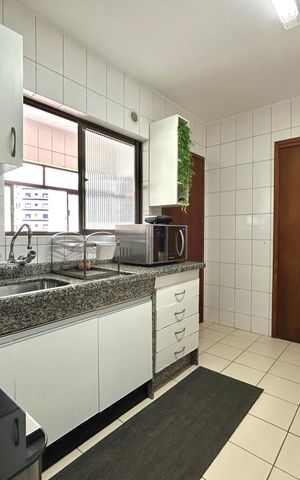 Apartamento para alugar com 240m², 4 quartos e 2 vagas Apartamento para alugar com 240m², 4 quartos e 2 vagasCozinha