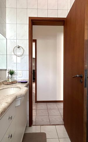 Apartamento para alugar com 240m², 4 quartos e 2 vagas Apartamento para alugar com 240m², 4 quartos e 2 vagasBanheiro social