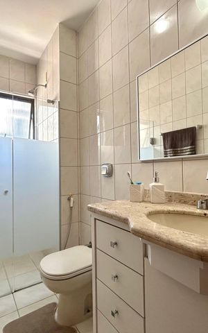 Apartamento para alugar com 240m², 4 quartos e 2 vagas Apartamento para alugar com 240m², 4 quartos e 2 vagasBanheiro social