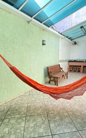 Casa à venda com 111m², 3 quartos e 2 vagas Casa à venda com 111m², 3 quartos e 2 vagasÁrea externa