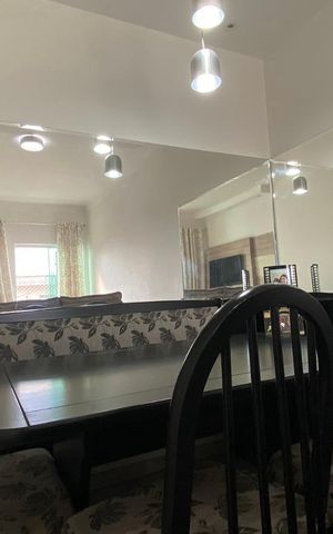 Casa à venda com 111m², 3 quartos e 2 vagas Casa à venda com 111m², 3 quartos e 2 vagasSala