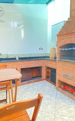 Casa à venda com 111m², 3 quartos e 2 vagas Casa à venda com 111m², 3 quartos e 2 vagasÁrea externa