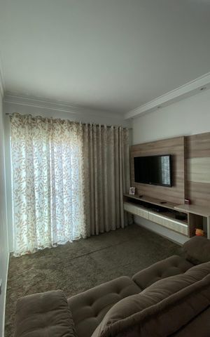Casa à venda com 111m², 3 quartos e 2 vagas Casa à venda com 111m², 3 quartos e 2 vagasSala