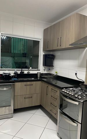 Casa à venda com 111m², 3 quartos e 2 vagas Casa à venda com 111m², 3 quartos e 2 vagasCozinha