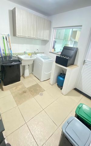 Casa à venda com 111m², 3 quartos e 2 vagas Casa à venda com 111m², 3 quartos e 2 vagasÁrea de serviço