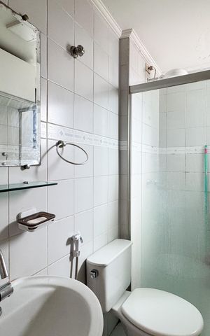 Apartamento à venda com 76m², 2 quartos e 1 vaga Apartamento à venda com 76m², 2 quartos e 1 vagaBanheiro Social
