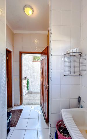 Casa à venda com 180m², 1 quarto e 1 vagaÁrea de Serviço