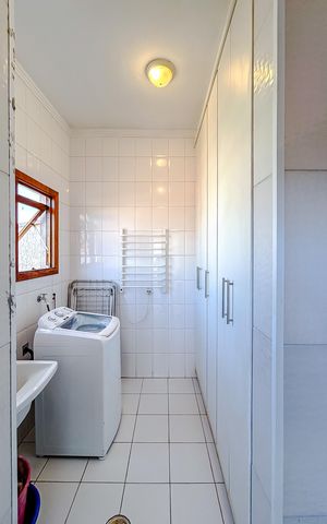 Casa à venda com 180m², 1 quarto e 1 vagaÁrea de Serviço