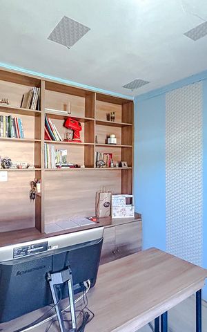 Casa à venda com 180m², 1 quarto e 1 vagaEscritório