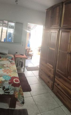 Casa à venda com 145m², 5 quartos e 2 vagas Casa à venda com 145m², 5 quartos e 2 vagasQuarto