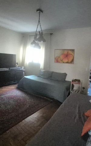 Casa à venda com 145m², 5 quartos e 2 vagas Casa à venda com 145m², 5 quartos e 2 vagasSala