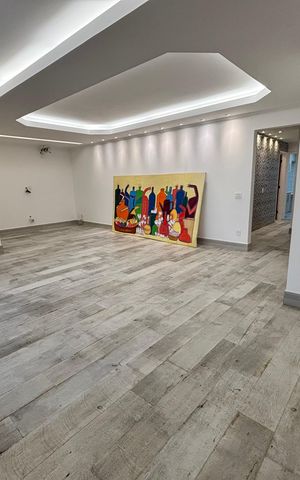 Apartamento à venda com 194m², 3 quartos e 3 vagas Apartamento à venda com 194m², 3 quartos e 3 vagasSala