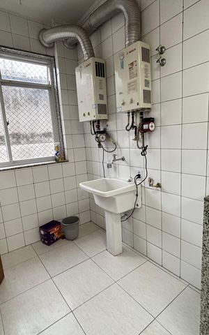 Apartamento à venda com 194m², 3 quartos e 3 vagas Apartamento à venda com 194m², 3 quartos e 3 vagasÁrea de Serviço