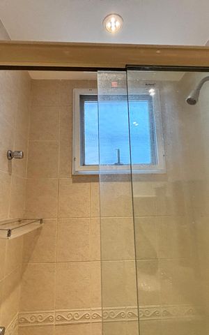 Apartamento à venda com 194m², 3 quartos e 3 vagas Apartamento à venda com 194m², 3 quartos e 3 vagasBanheiro do Quarto 1