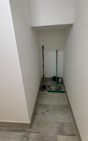 Apartamento à venda com 194m², 3 quartos e 3 vagas Apartamento à venda com 194m², 3 quartos e 3 vagasQuarto de Serviço